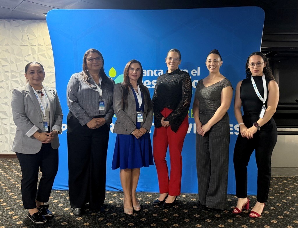 fotografía grupal del personal de la Promotora, de izquierda a derecha: Wendy Flores, Tabatha Carvajal, Patricia Rojas Figueredo, Verónica Cruz, Nancy Rojas y Stephanie Mejías.