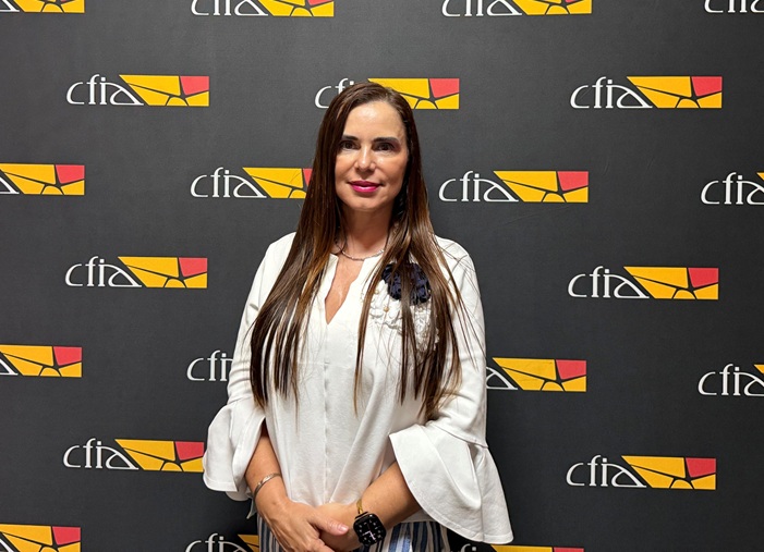 Gerente General de la Promotora, Patricia Rojas Figueredo posa en el CFIA